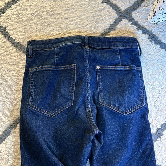 H&M &Denim Skinny High Waist Ankle Length Jeans. No front pockets; well loved - Picture 4 of 4